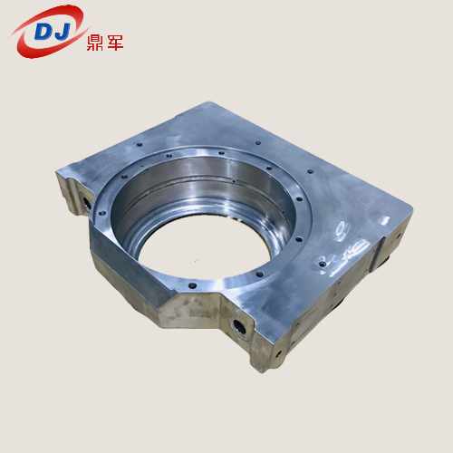 Q345D  Forging  tempering treatment of bearing pedestal